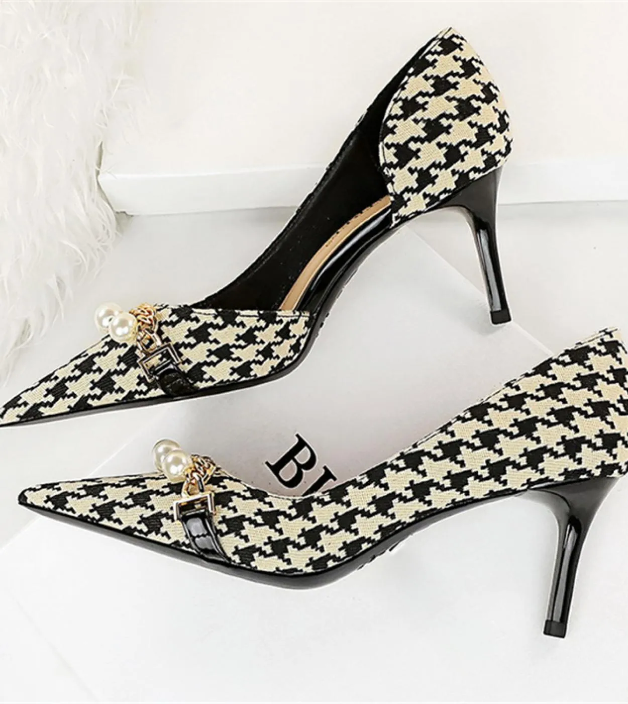 2023 Donna 8cm 11cm Tacchi alti Décolleté Punta a punta Pied de poule Tacchi medio bassi Lady Pearl Scarpins Slip On Scarpe a sp
