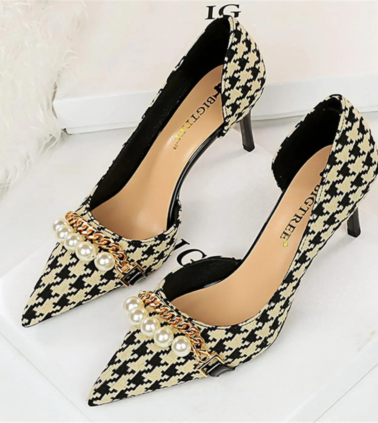 2023 Donna 8cm 11cm Tacchi alti Décolleté Punta a punta Pied de poule Tacchi medio bassi Lady Pearl Scarpins Slip On Scarpe a sp