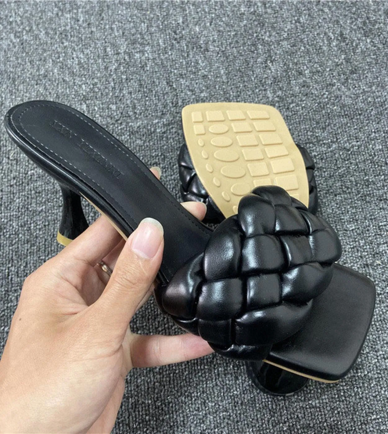 2023 Donne Nude Blu Ciabatte Appartamenti Scivoli Estate Design di Lusso Replica Sandali Pantaloncini Tacchi Bassi Pantofole Pia