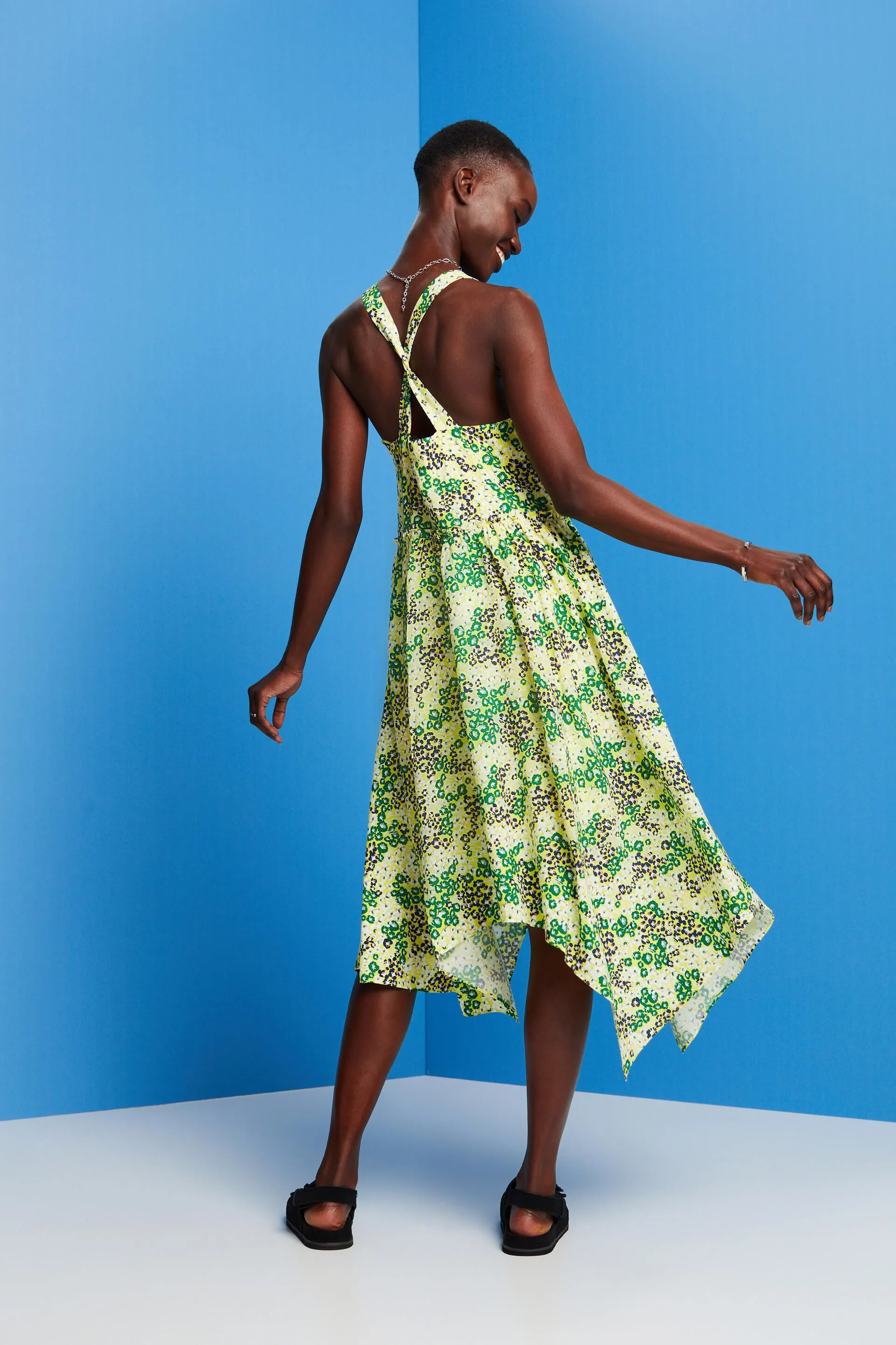 Abito midi floreale con ruches