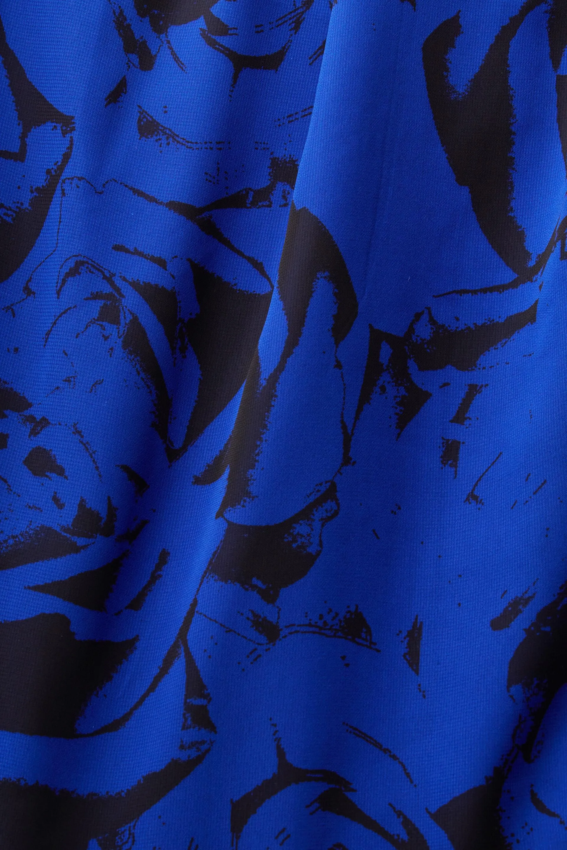 Abito midi in chiffon stampato con spalle scoperte