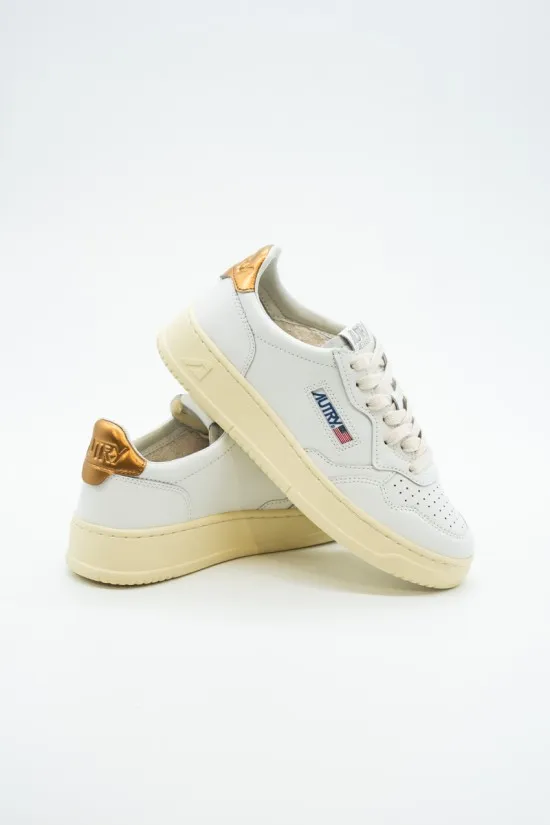 AUTRY MEDALIST LOW SNEAKER WOM AULW LL61