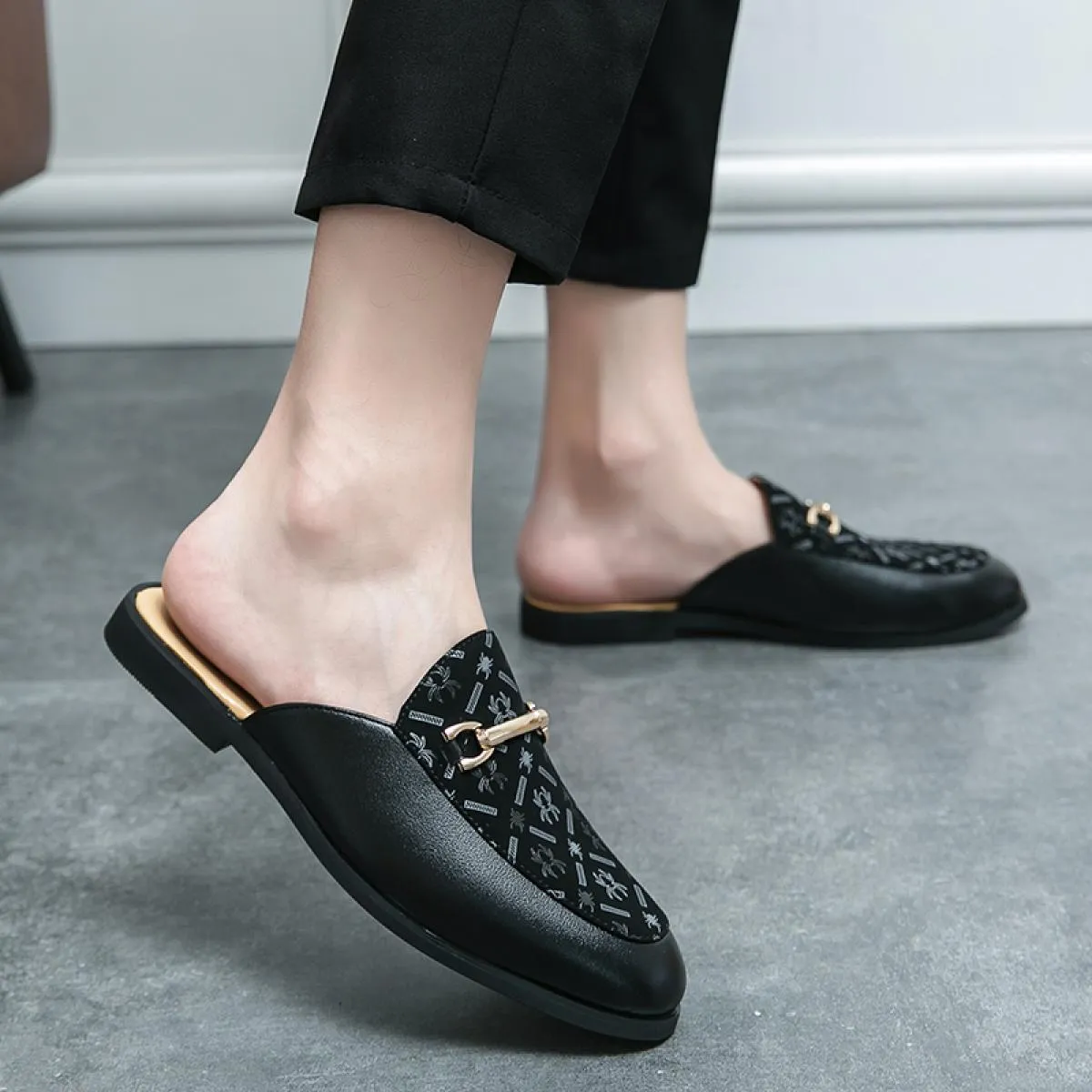 Ciabatte Scarpe Sandali da uomo Pu Splicing Tacco basso Fibbia per cavallo Scarpe casual da lavoro decorative Comode scarpe da e