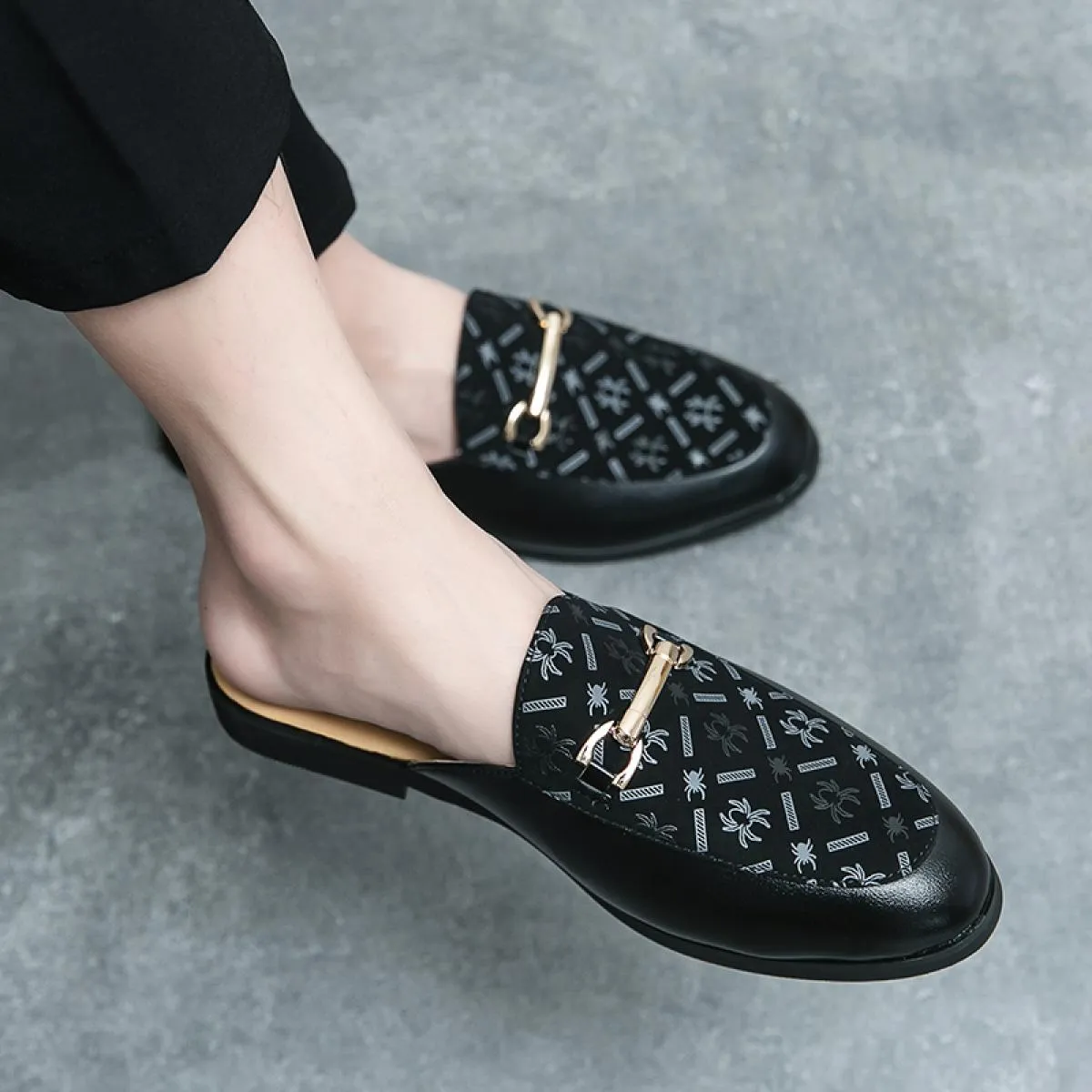 Ciabatte Scarpe Sandali da uomo Pu Splicing Tacco basso Fibbia per cavallo Scarpe casual da lavoro decorative Comode scarpe da e