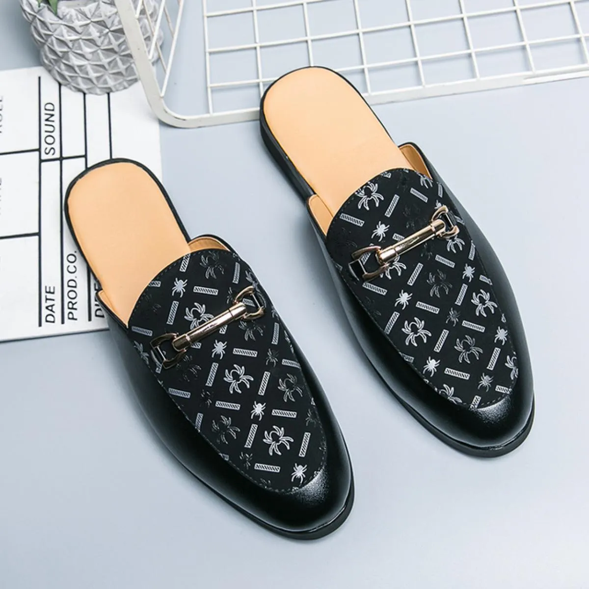 Ciabatte Scarpe Sandali da uomo Pu Splicing Tacco basso Fibbia per cavallo Scarpe casual da lavoro decorative Comode scarpe da e