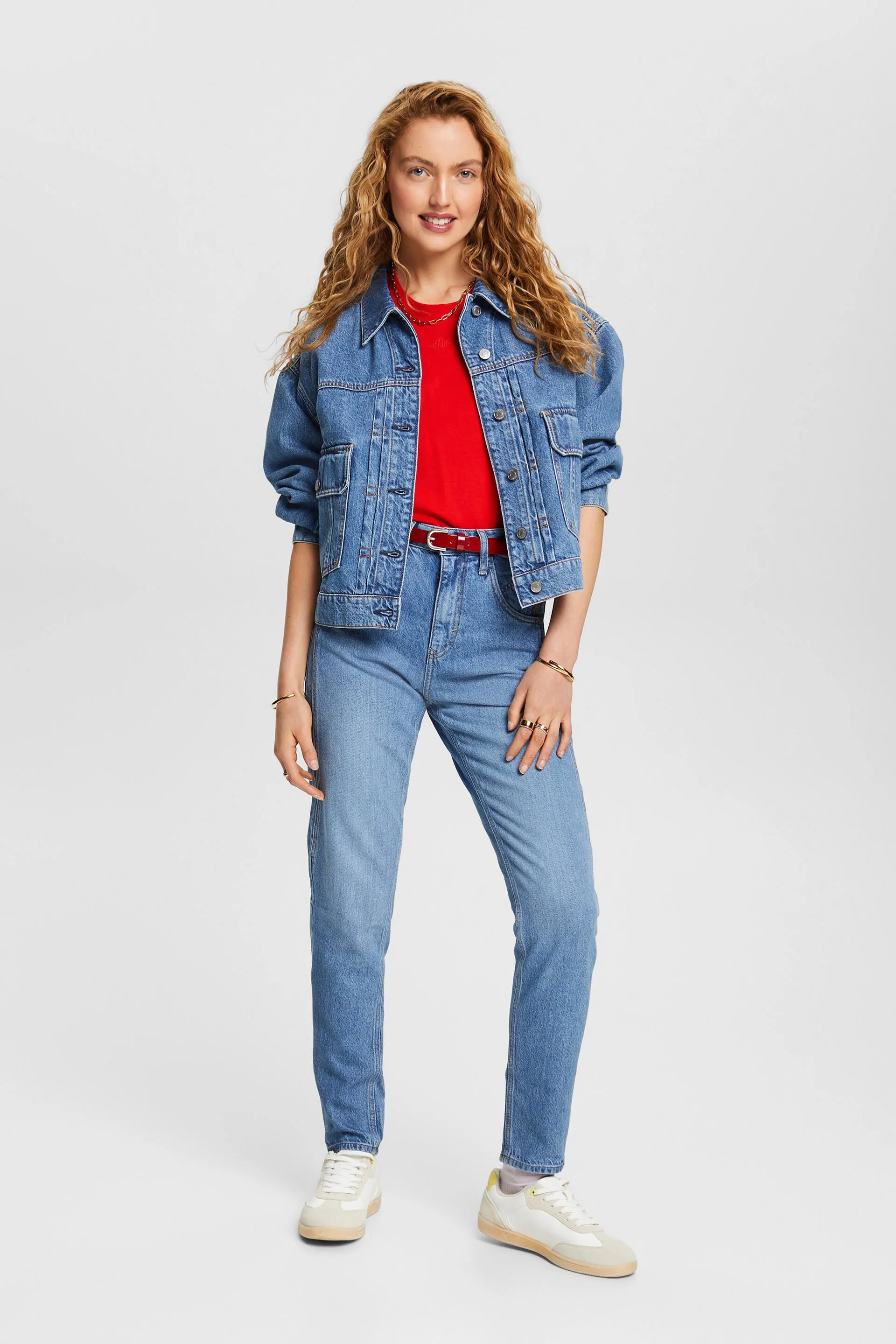 Jeans retrò dal taglio classico a vita alta