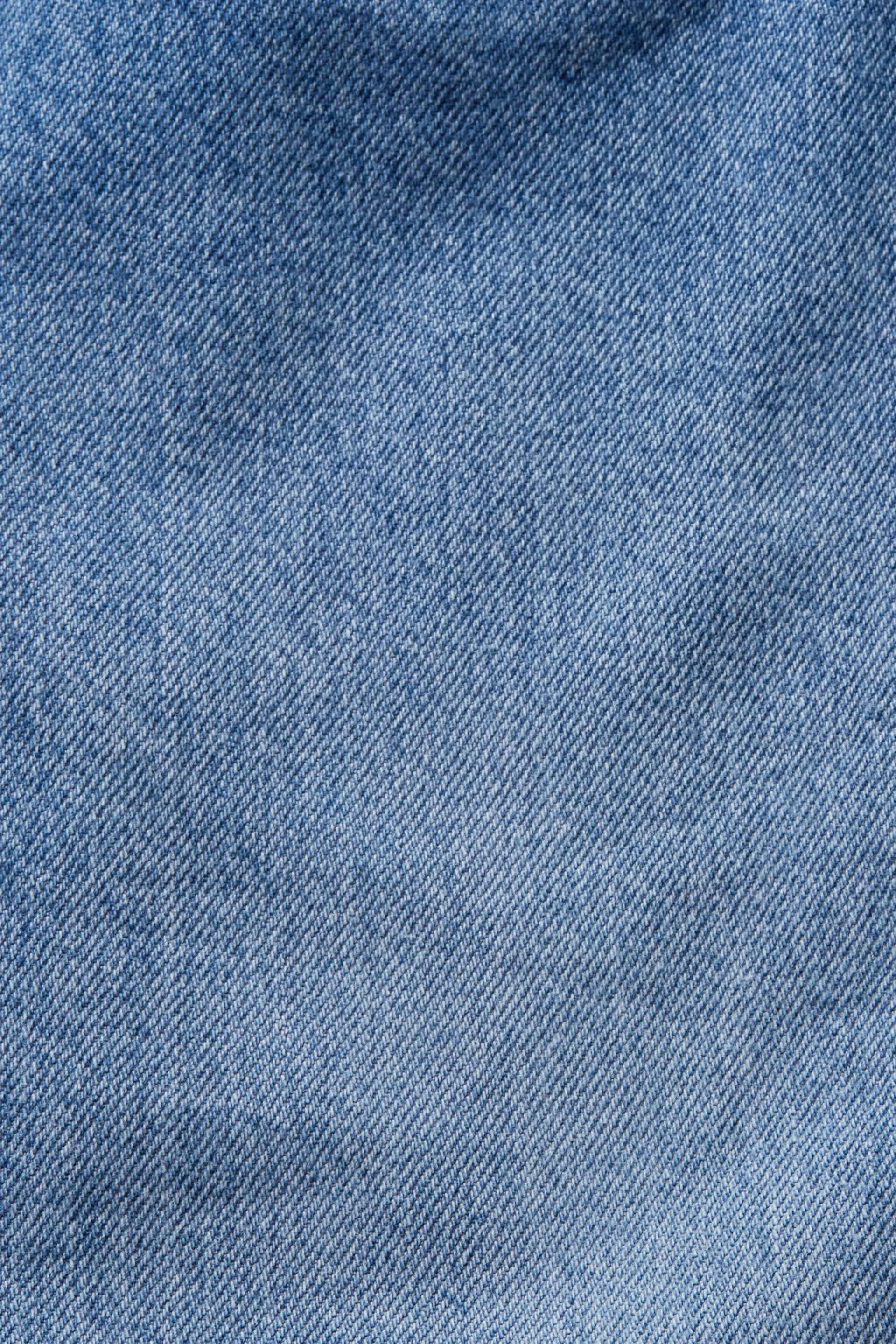 Jeans retrò dal taglio classico a vita alta