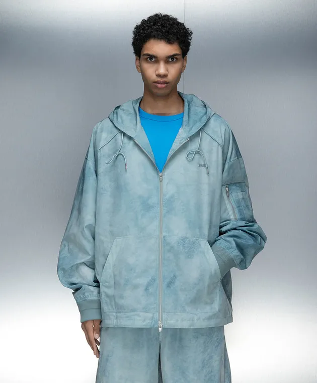 Juun.j Giacca a vento blu con ricamo logo JC4141P13M