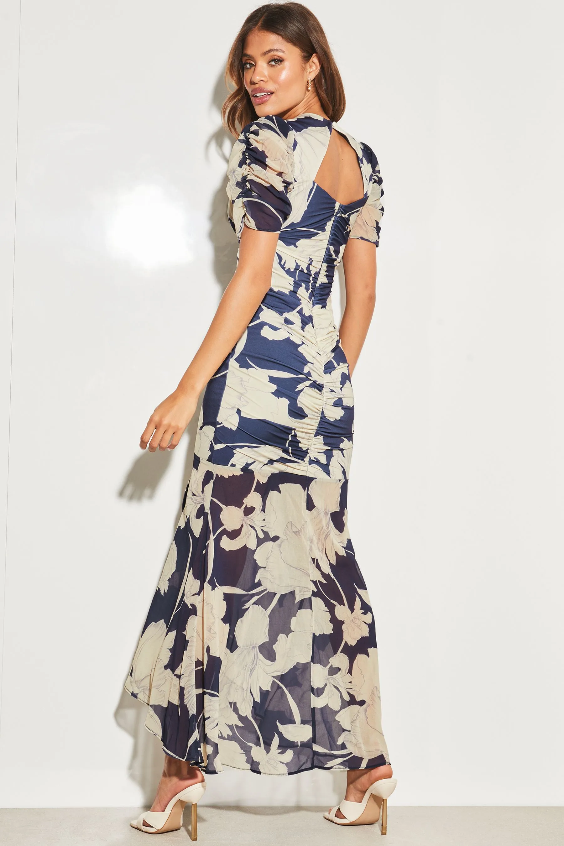 Lipsy - Abito maxi estivo a rete con ruches sulle maniche Scollo a V