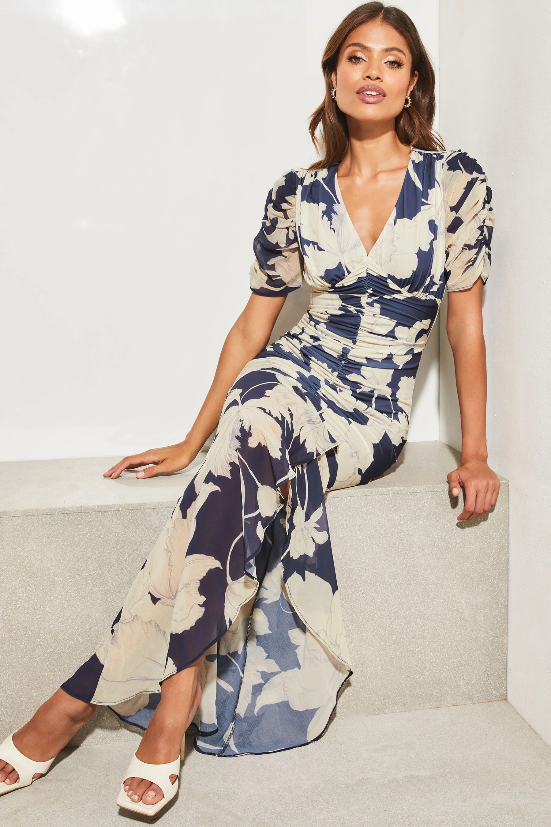 Lipsy - Abito maxi estivo a rete con ruches sulle maniche Scollo a V