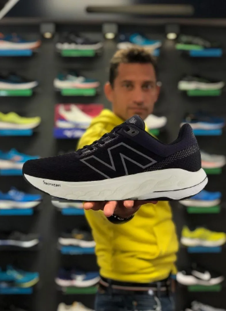 New Balance  860 w