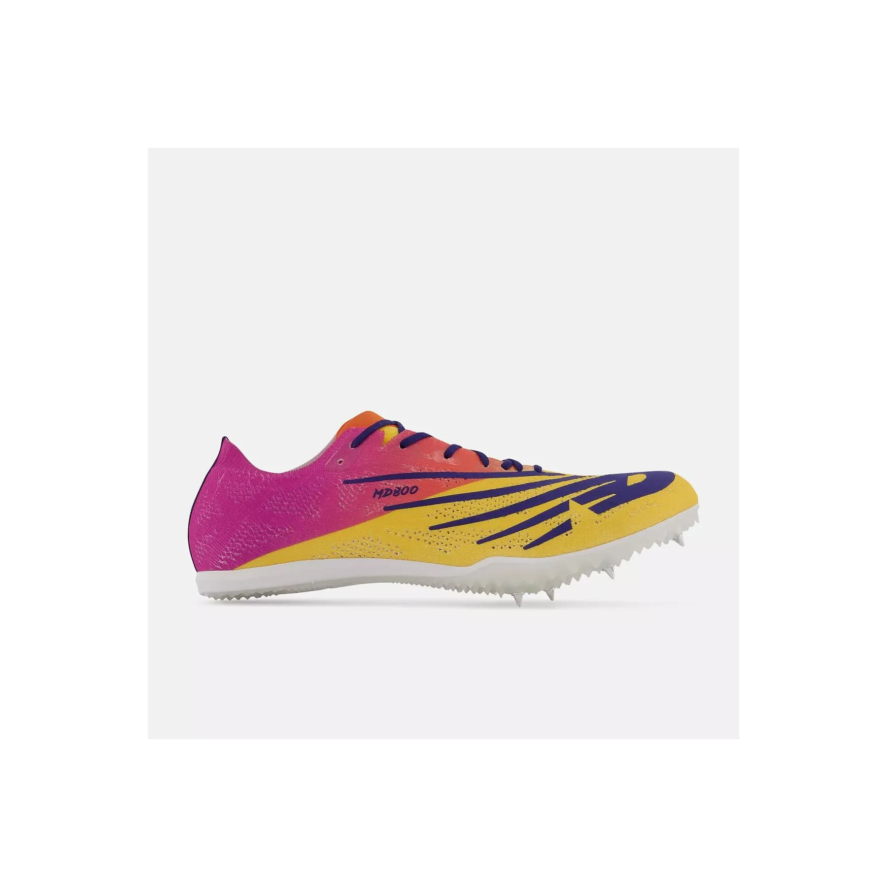 NEW BALANCE MD800 V8