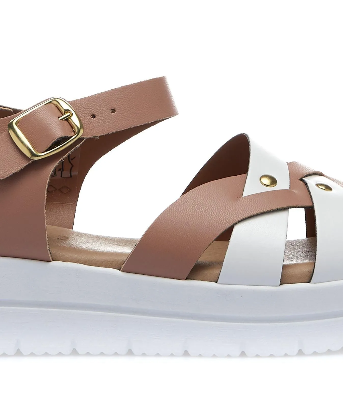 Sandali beige con suola platform e fibbie