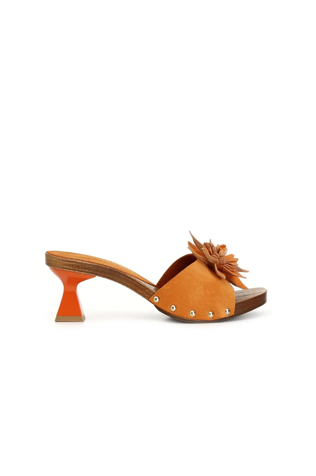 sandali in pelle scamosciata con fascia decorara e fiore in 3d. arancio