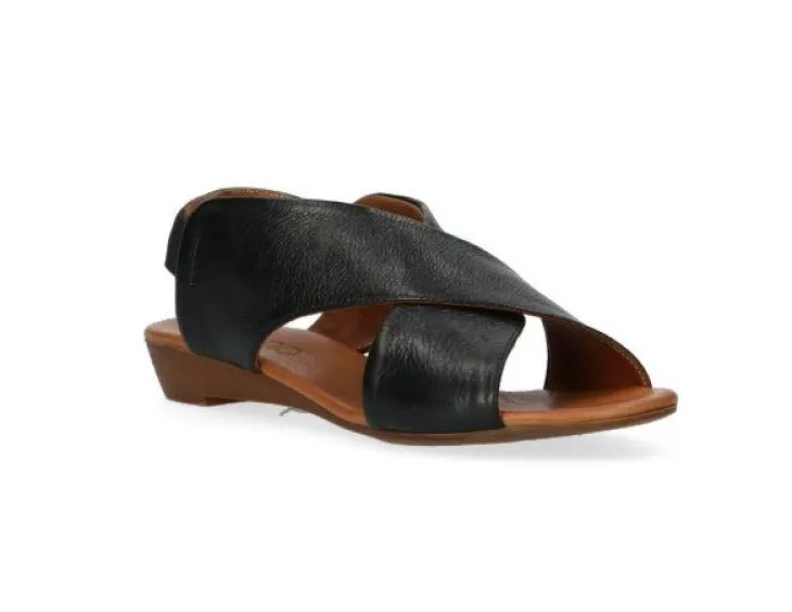 SANDALI IN PELLE TACCO BASSO