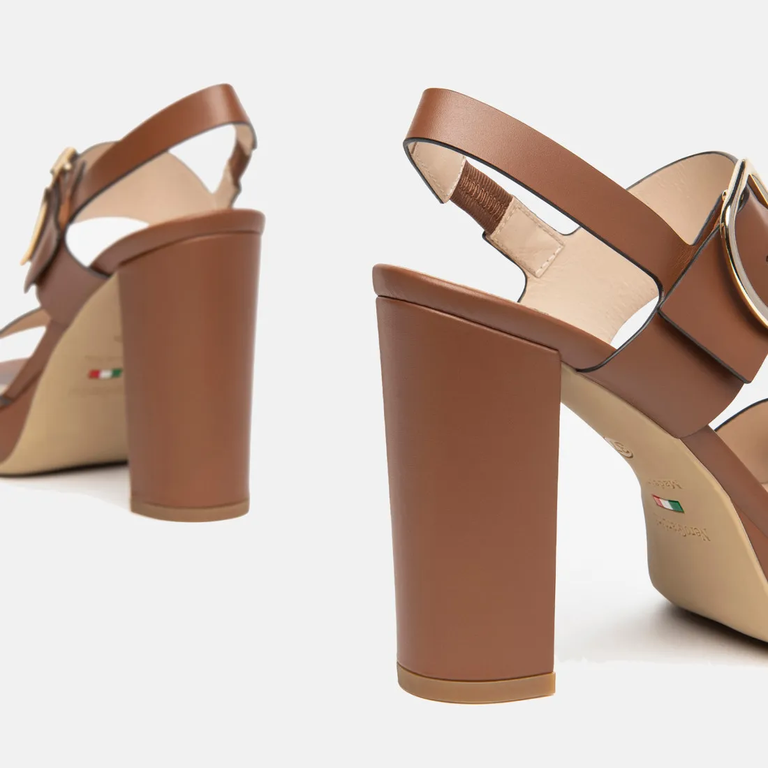 Sandali platform NeroGiardini in pelle color cognac con tacco alto