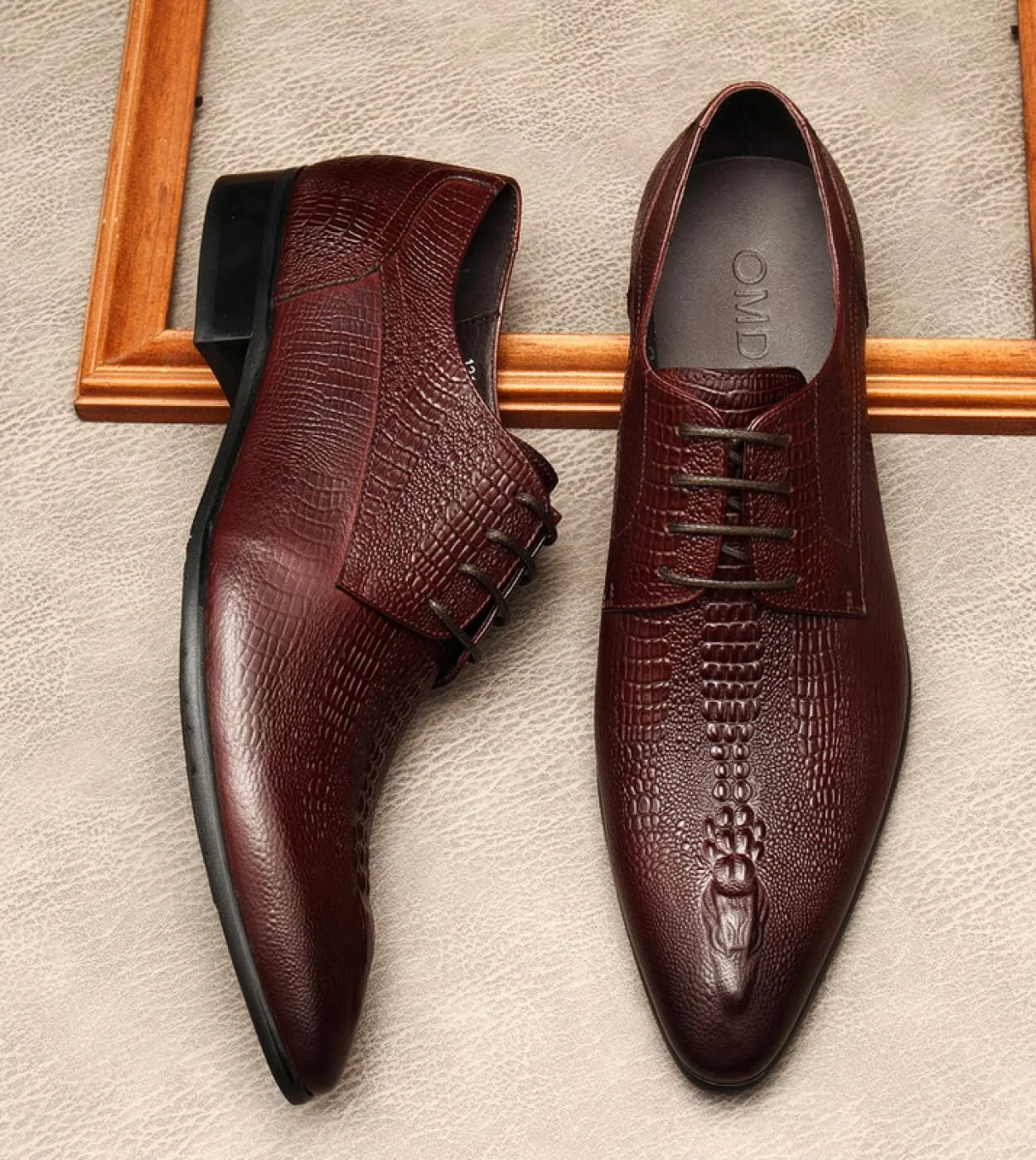 Scarpe eleganti da uomo Scarpe da sposa in vera pelle di lusso da uomo 2023 Scarpe da lavoro in pelle Scarpe eleganti da uomo