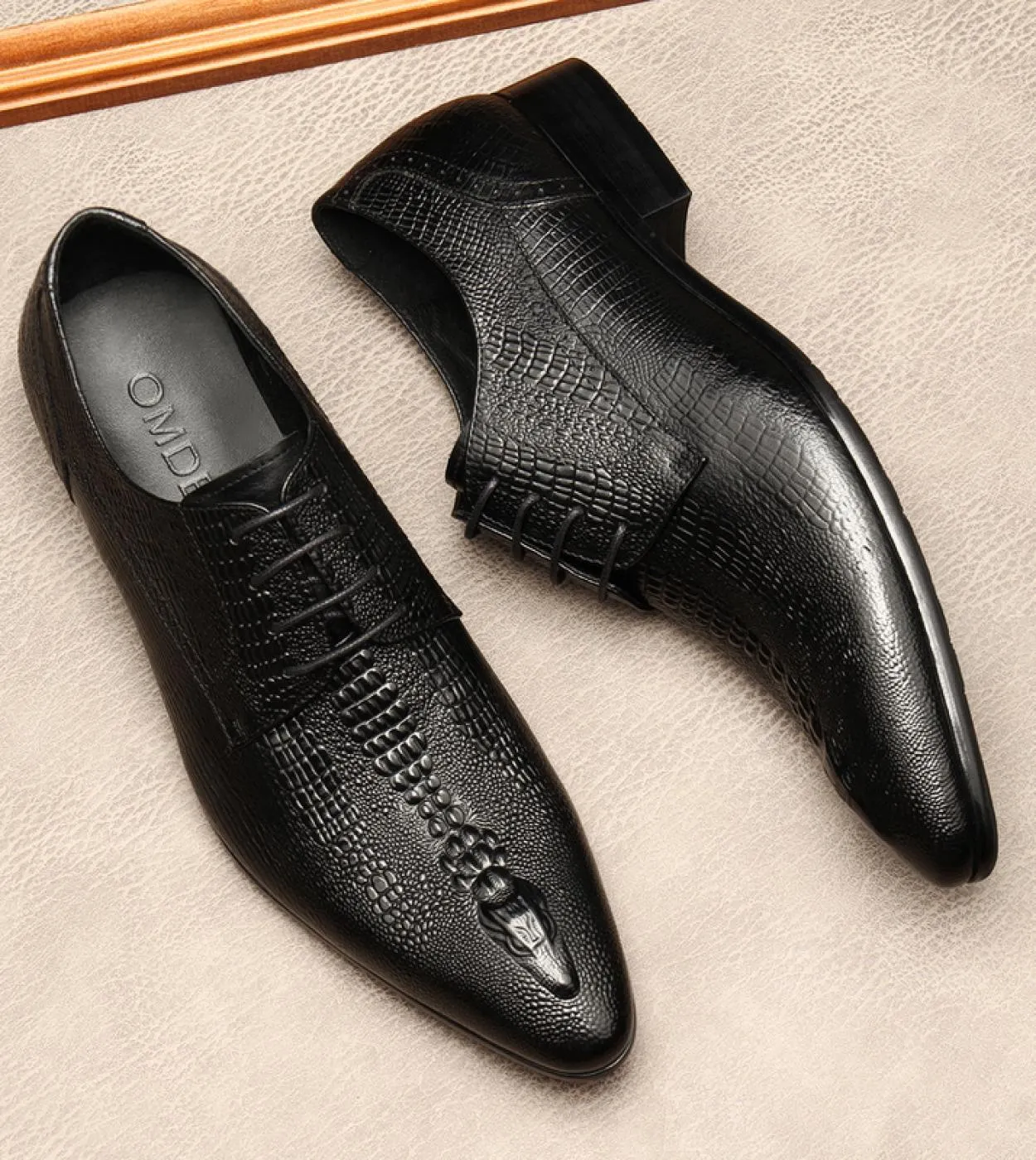 Scarpe eleganti da uomo Scarpe da sposa in vera pelle di lusso da uomo 2023 Scarpe da lavoro in pelle Scarpe eleganti da uomo