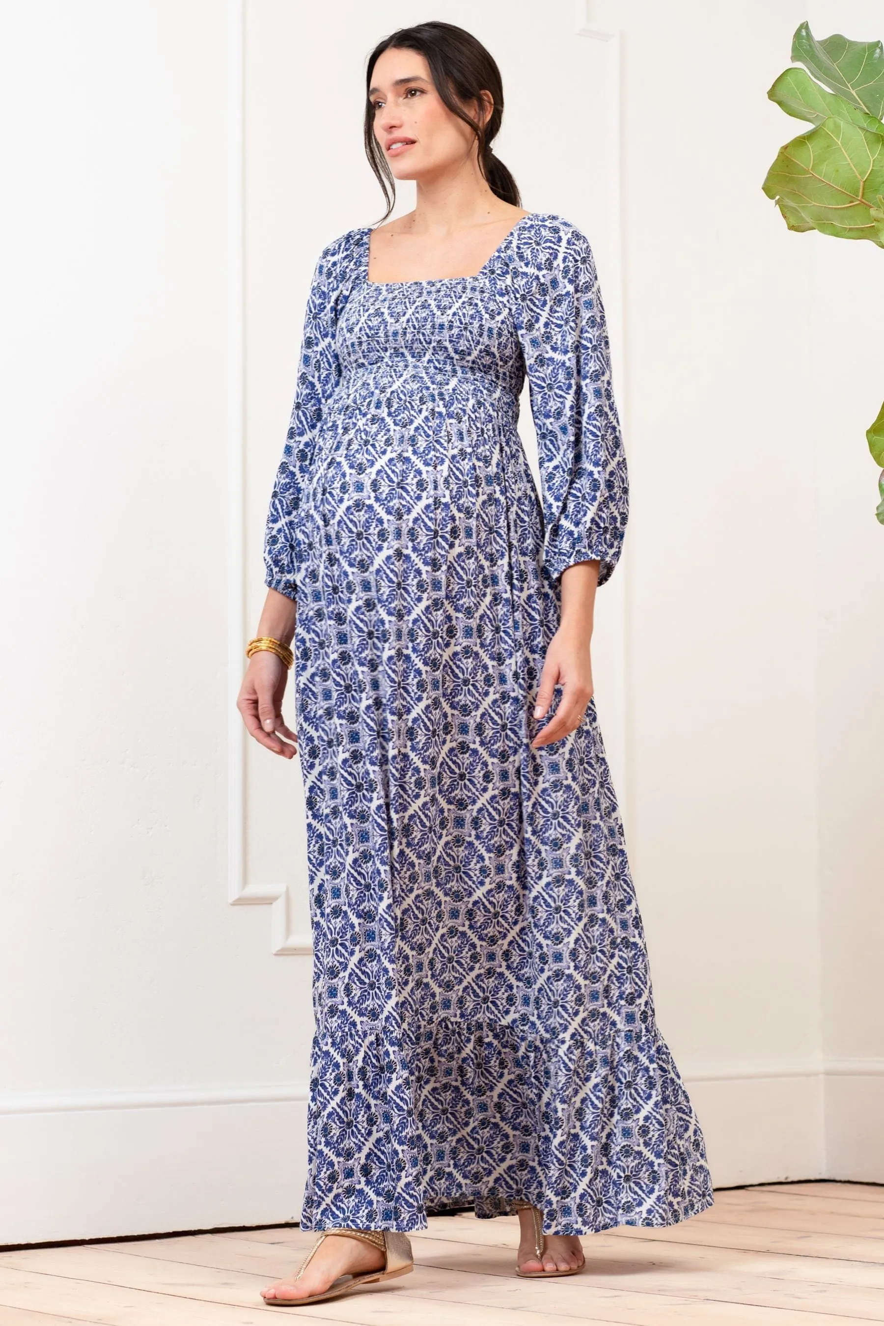 Seraphine Blu - Abito maxi premaman in crêpe con corpino arricciato