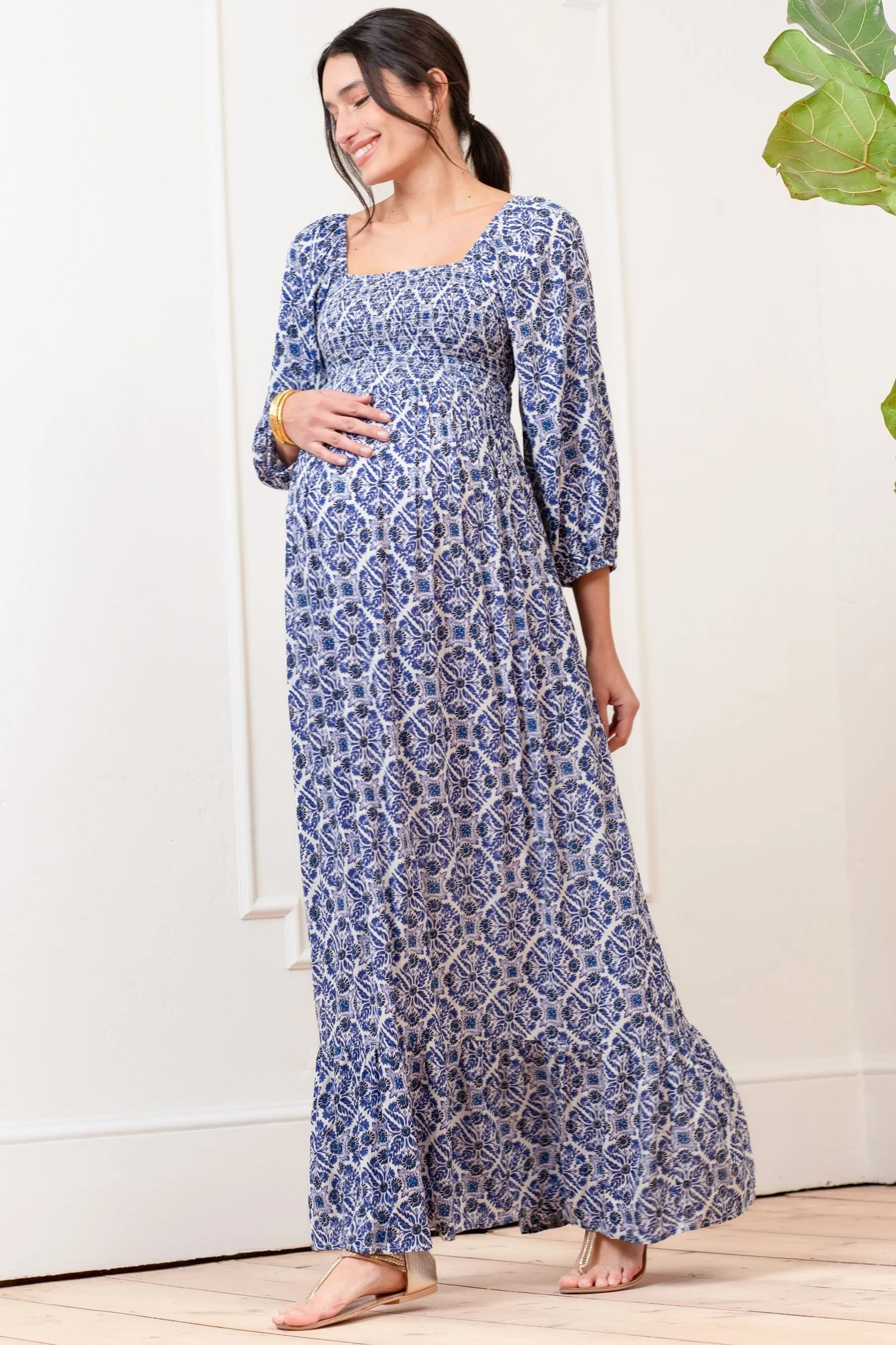 Seraphine Blu - Abito maxi premaman in crêpe con corpino arricciato