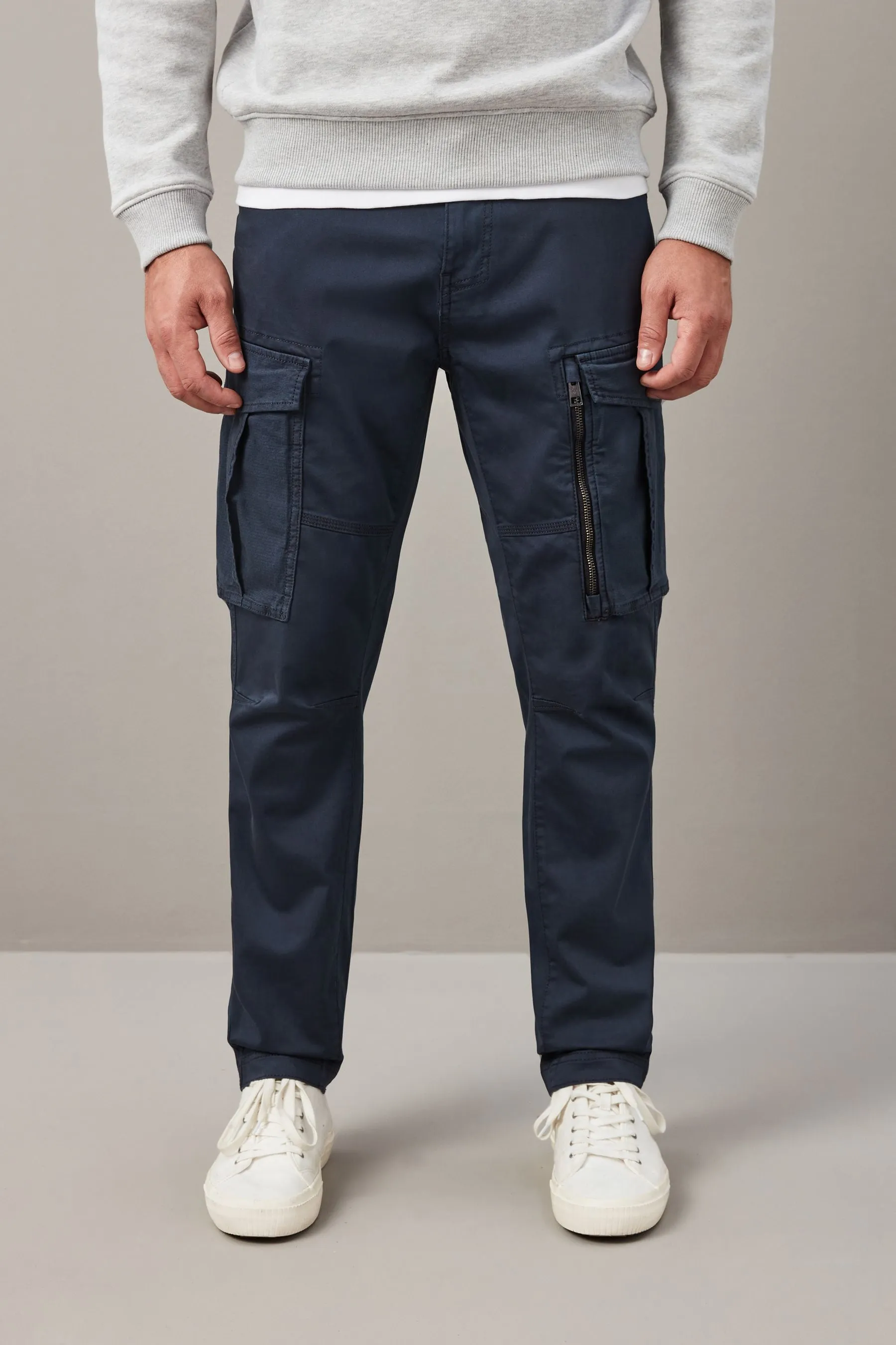 Shorts cargo elasticizzati con zip