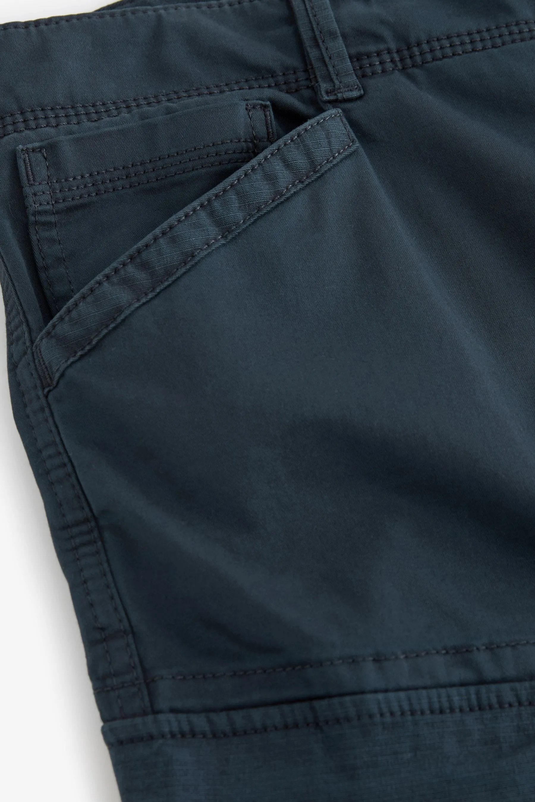 Shorts cargo elasticizzati con zip