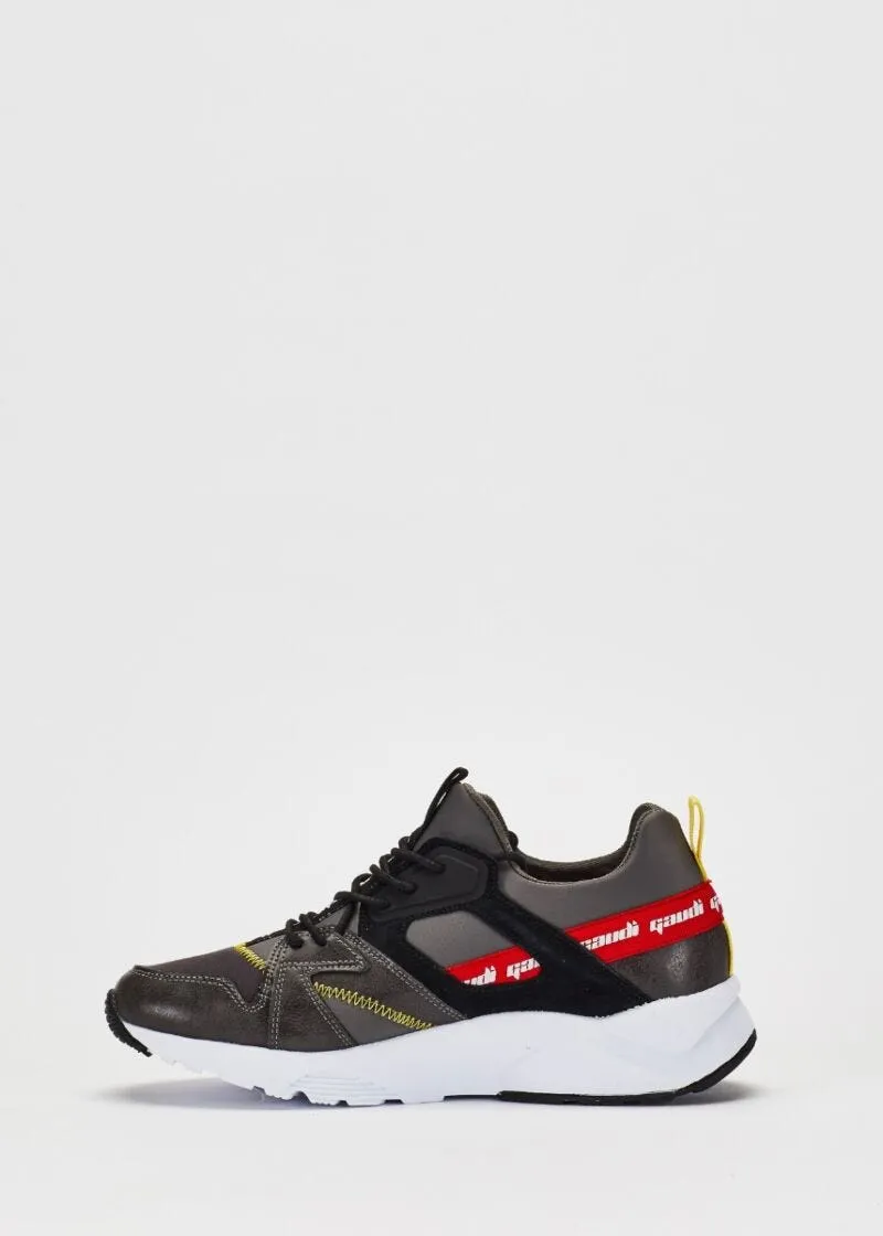 Sneaker in suede