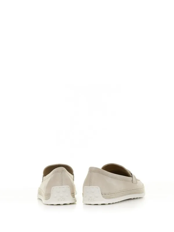 Suede moccasin with T Ring accessory