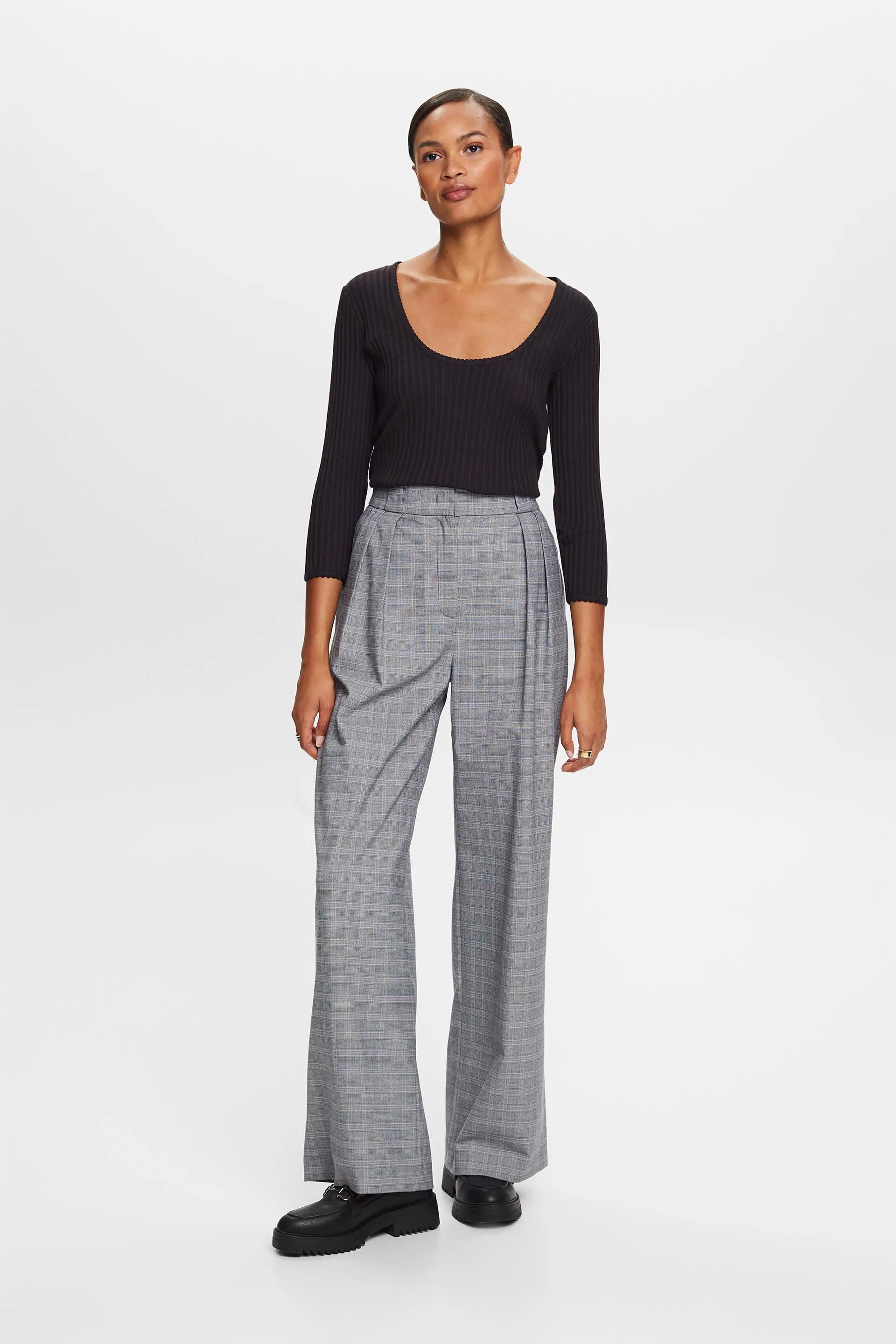 Top con scollo rifinito pointelle