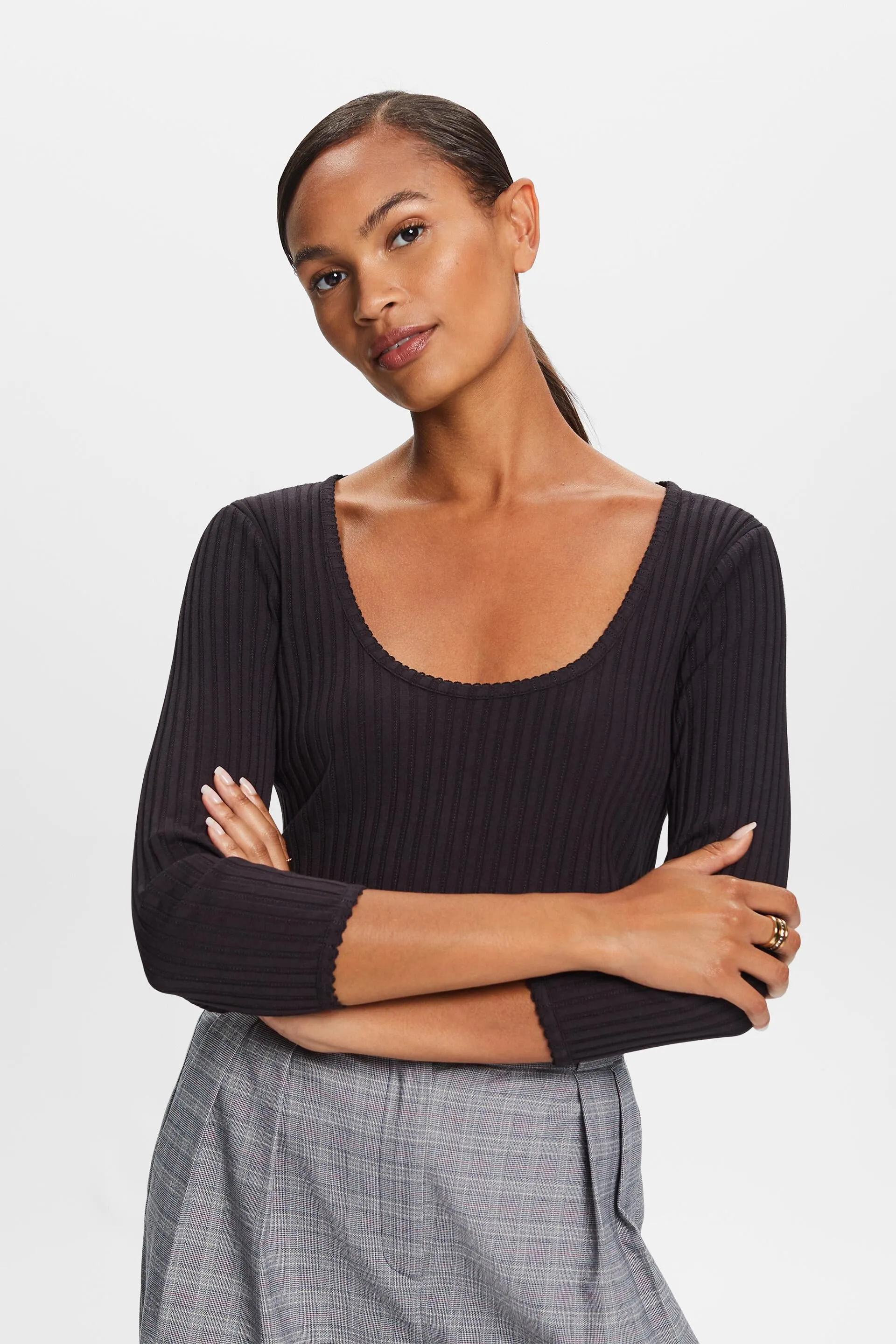 Top con scollo rifinito pointelle