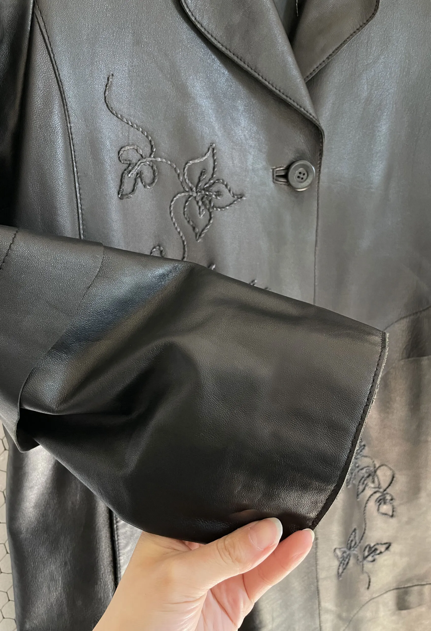 Trench extra long in vera pelle nera vintage anni ’90