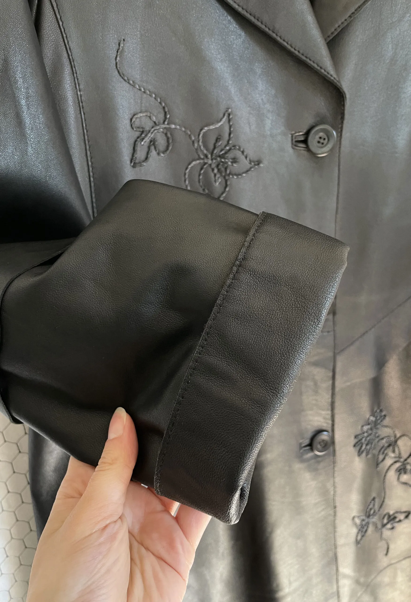 Trench extra long in vera pelle nera vintage anni ’90