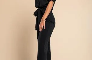Tuta fashion con pantaloni lunghi ampi e maniche corte Nelia, nera